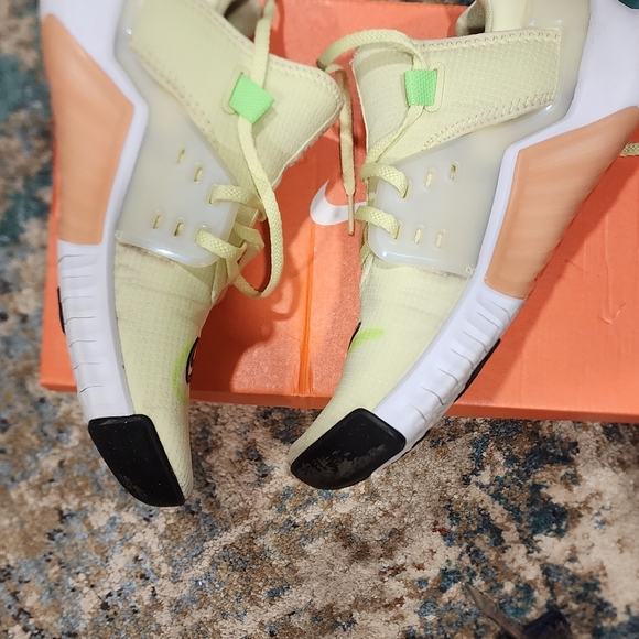 Nike Shoes Womens Nike Shoes Light Yellow Size 9 Poshmark